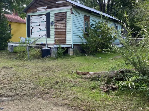 906 Houston St, Dothan, AL 36303