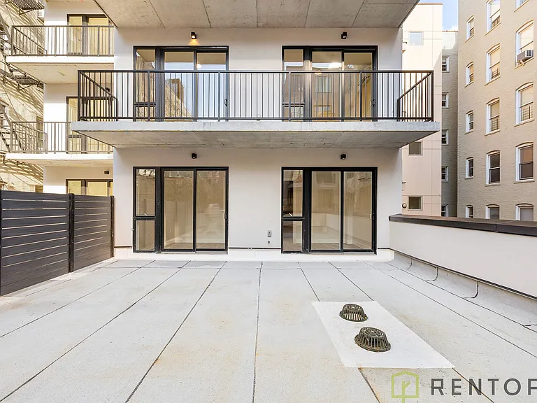 272 S 1st St #4C — Photo 8