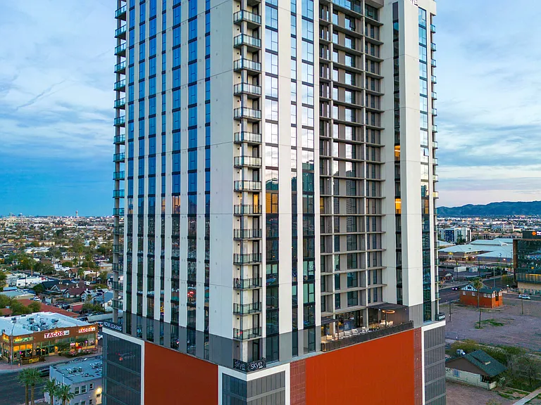 Skye on 6th — Photo 1