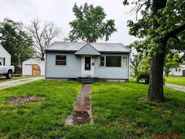 824 Whittier St, Wood River, IL 62095