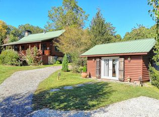 371 Penland Rd, Brasstown, NC 28902