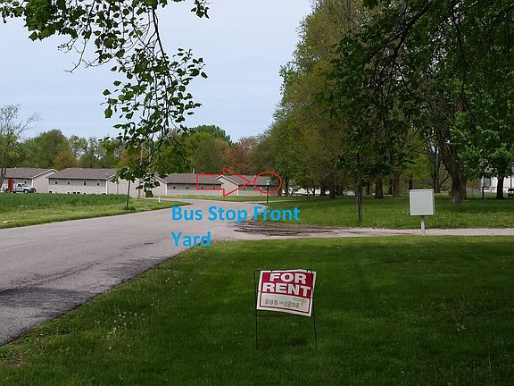 2nd image of 1108 Village Circle Dr #8