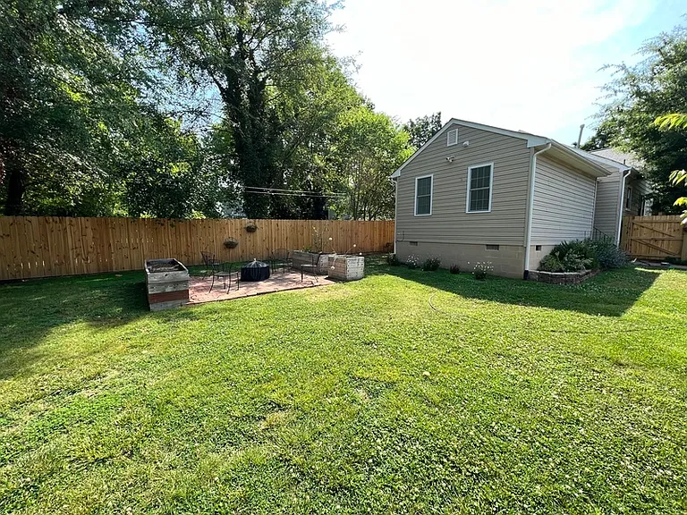 1819 Ingram Ave — Photo 18