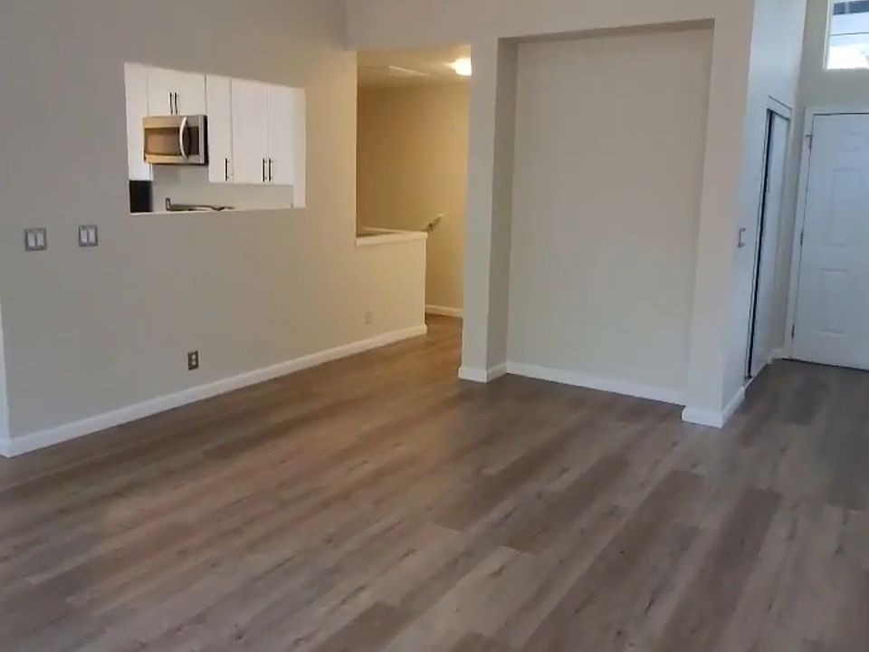 1st image of 452 Norfolk Dr #452