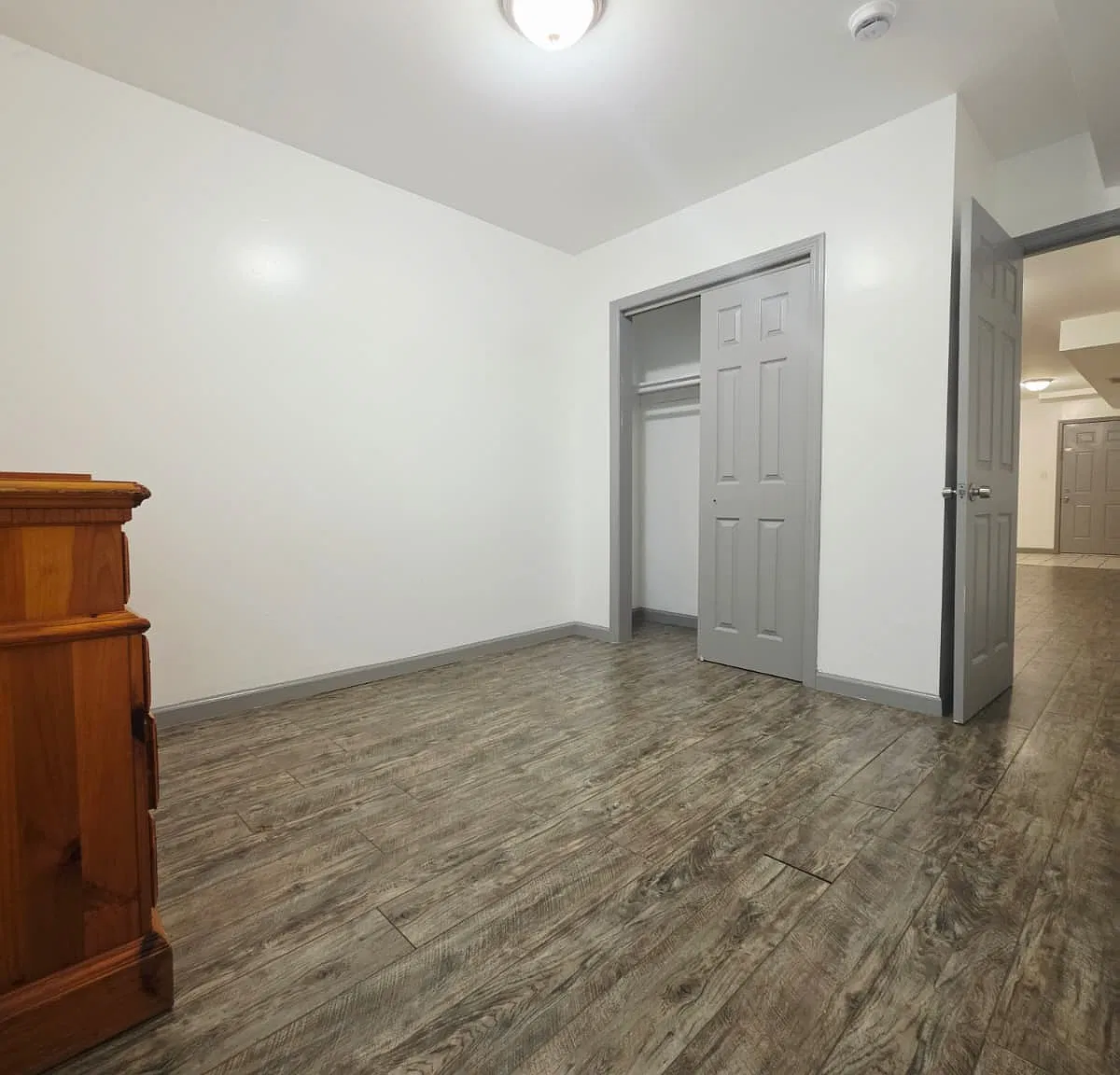 2 bed, 800 sqft, $2,000 — Photo 3