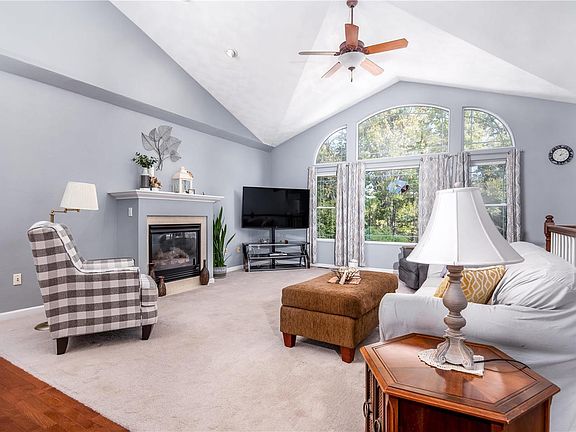 5th image of 168 Oak Hill Dr