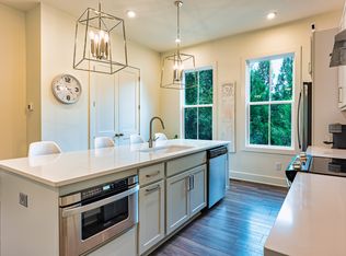 305 Dilbeck Cir, Atlanta, GA 30342
