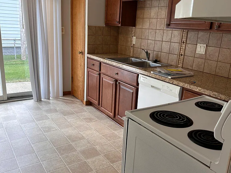 173 Mills St #6 — Photo 11