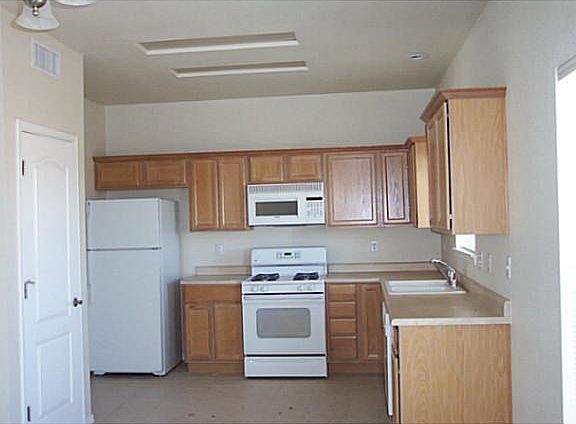4th image of 811 Bonnie Ct