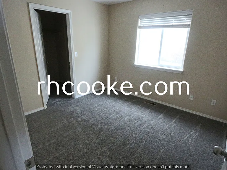 9204 N Oak St — Photo 7