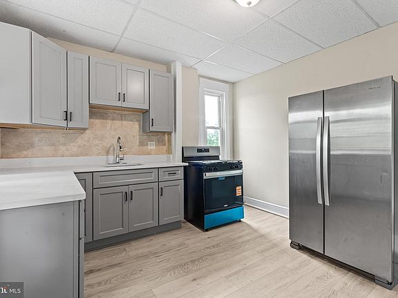 4th image of 310 N Prospect St