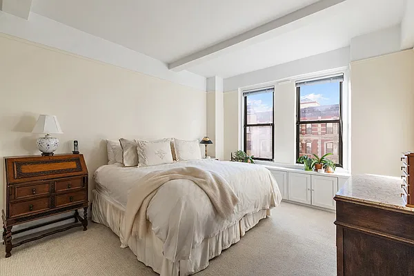 Sold by Compass | media 6