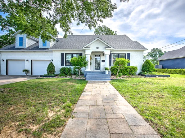 305 SW East St, Bentonville, AR 72712