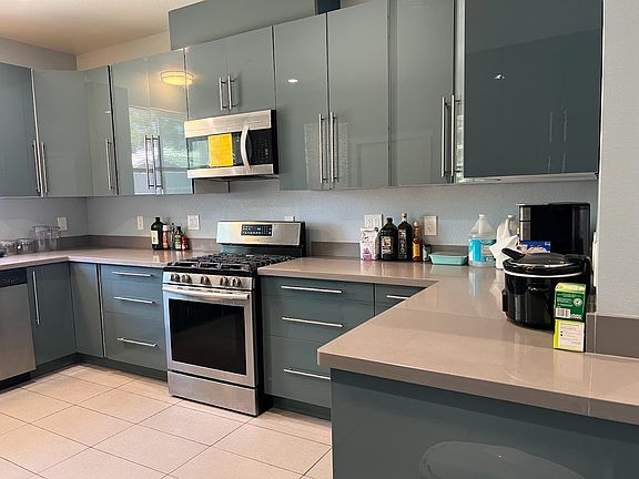 3rd image of 435 S 7th St #8