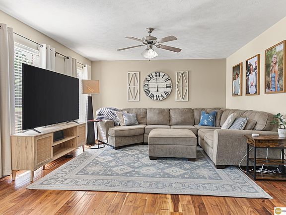 5th image of 8238 S 86th St