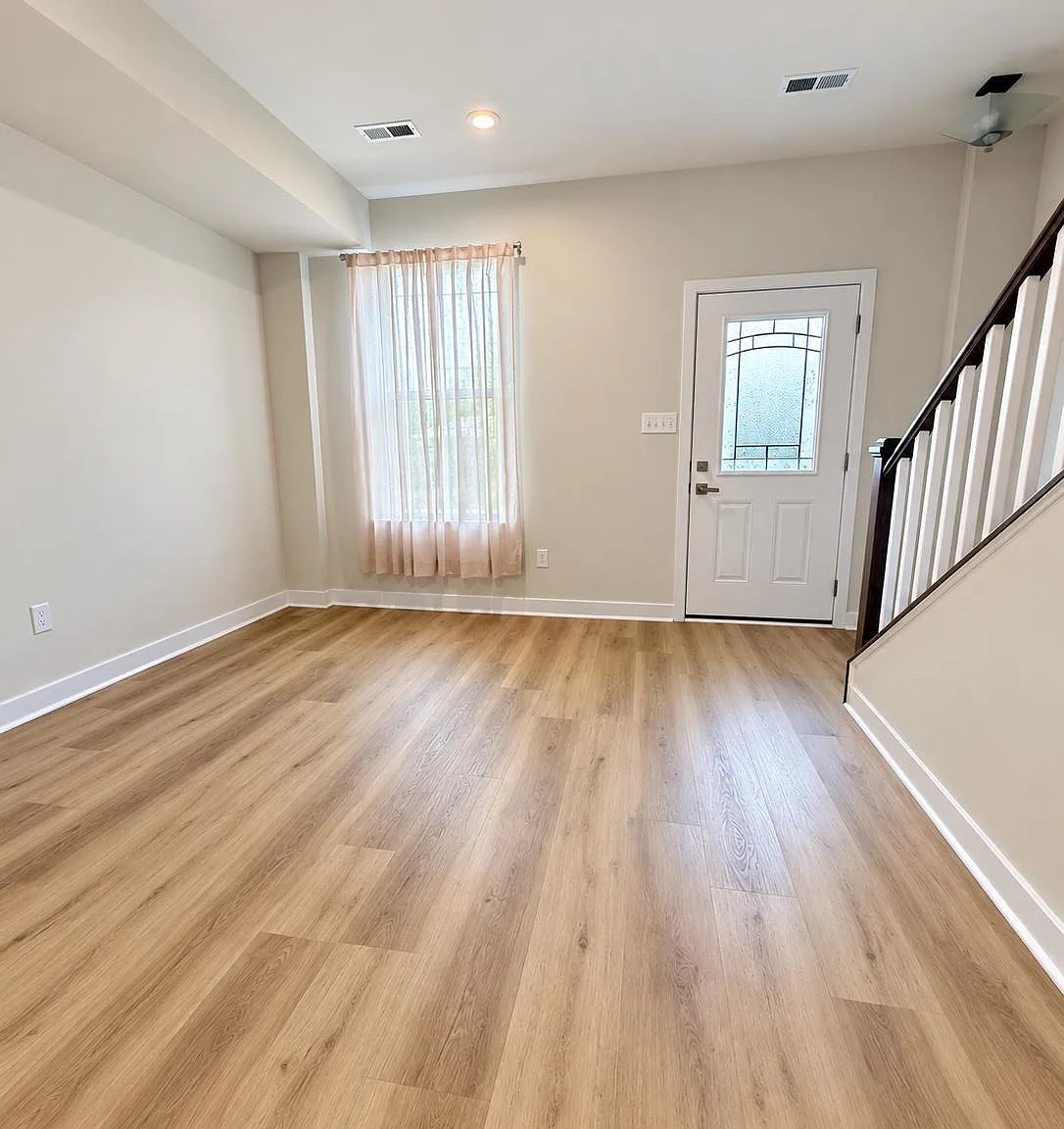 2 bed, 2.5 bath, 1588 sqft, $2,850 — Photo 2