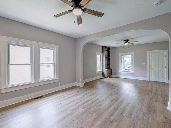 3rd image of 1316 Menor St