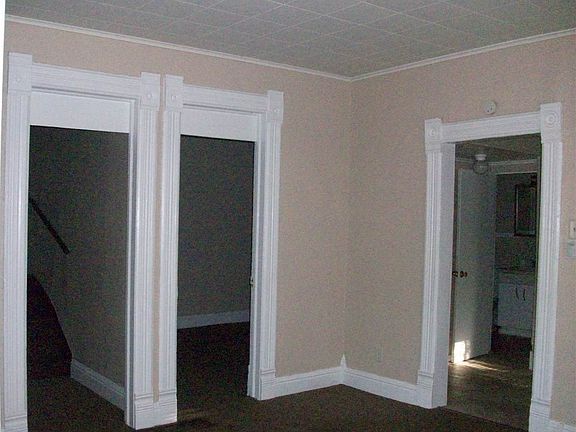 3rd image of 517 Charles St