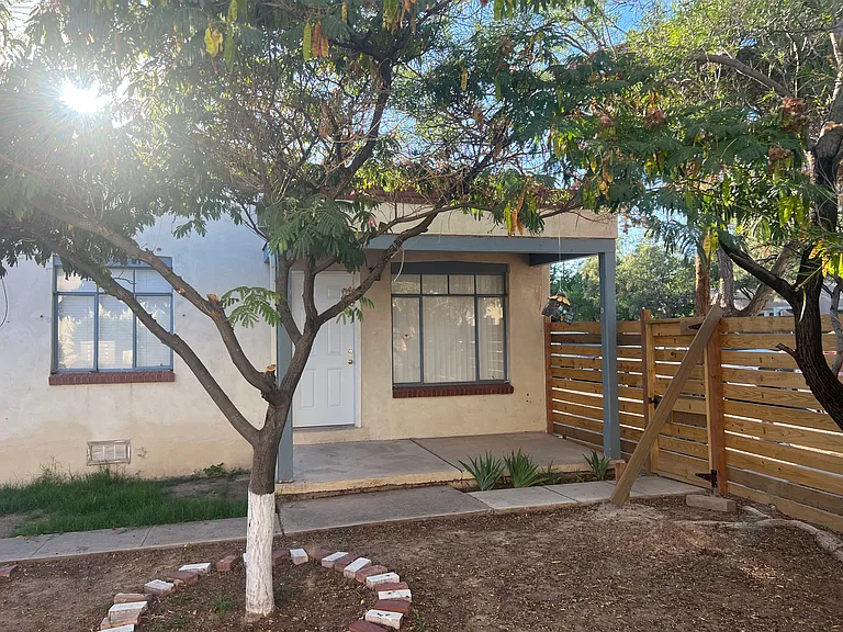 Updated Spacious and Sleek Downtown Studio with Balcony! — Photo 17