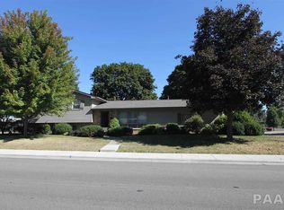 111 E Greenwood St, Morton, IL