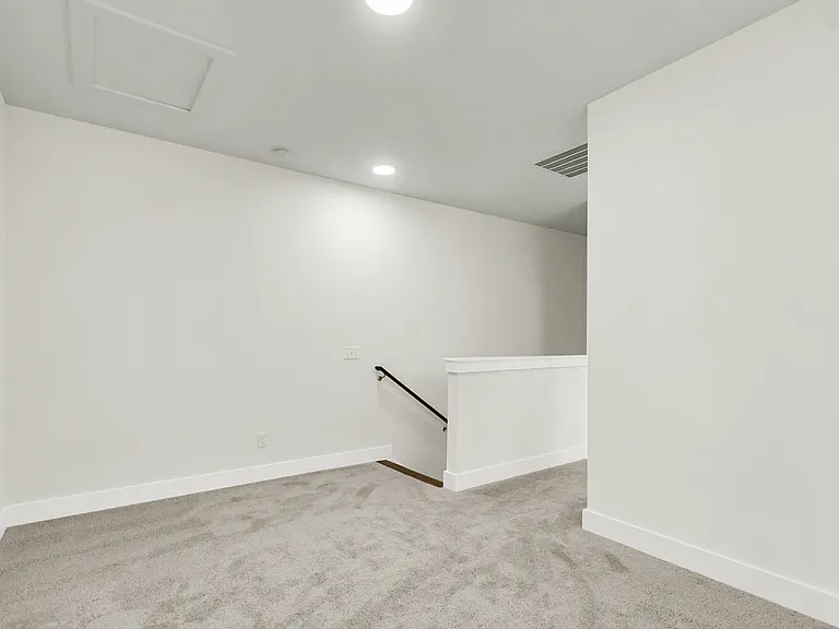 254 Symphony Ave — Photo 35