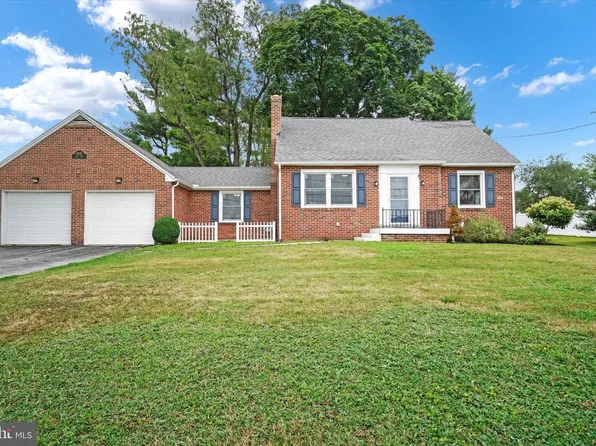 1837 Ebony Dr, York, PA 17402