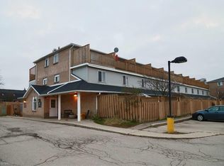 67 Valleyview Rd #18, Kitchener, ON N2E3J1