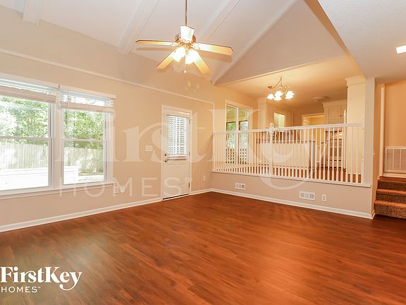 2nd image of 104 Beaumont Ct
