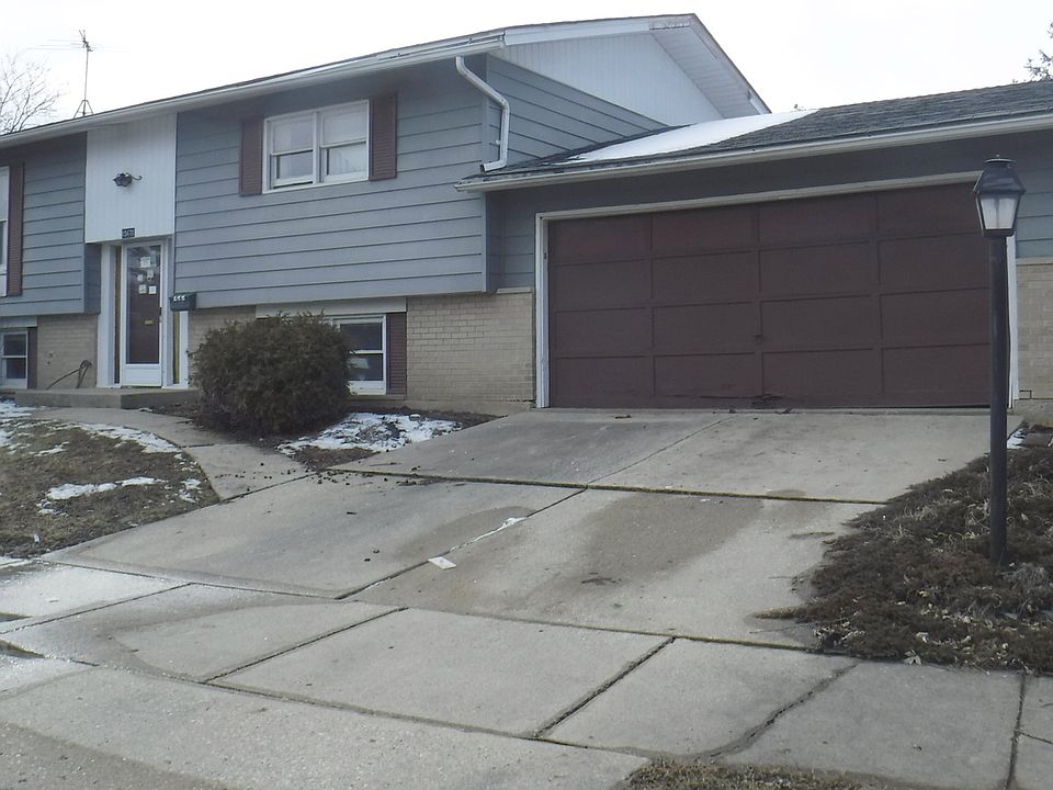 1st image of 15470 Arroyo Dr