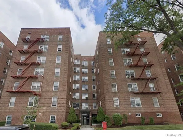 63-85 Woodhaven Blvd #1A2, Rego Park, NY 11374