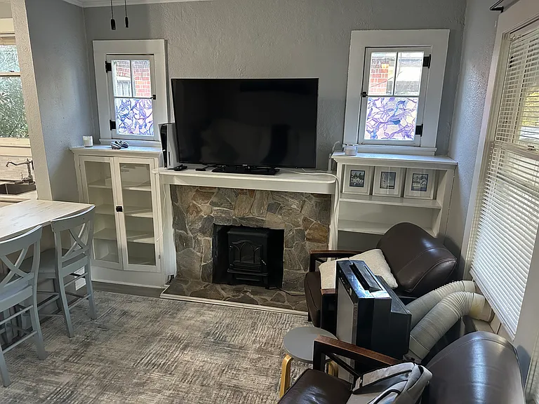 811 Park Lake St #B — Photo 3