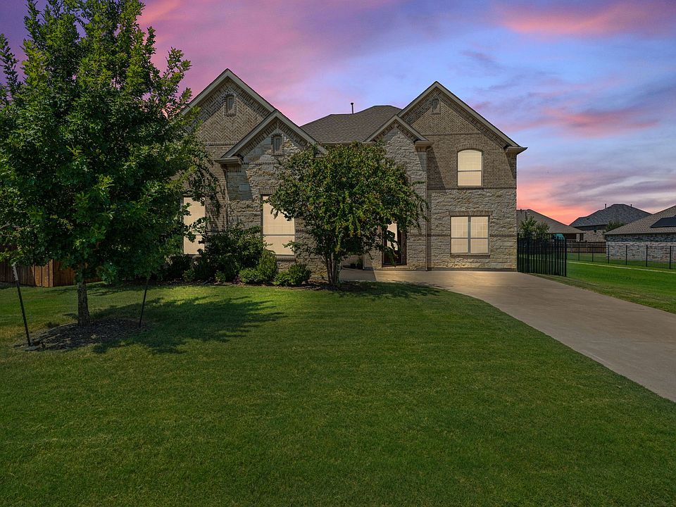 1st image of 1484 Primrose Pl