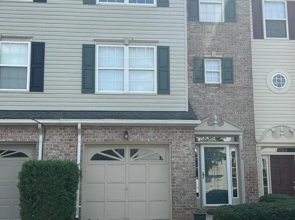 246 Cambridge Pl, Prince Frederick, MD 20678