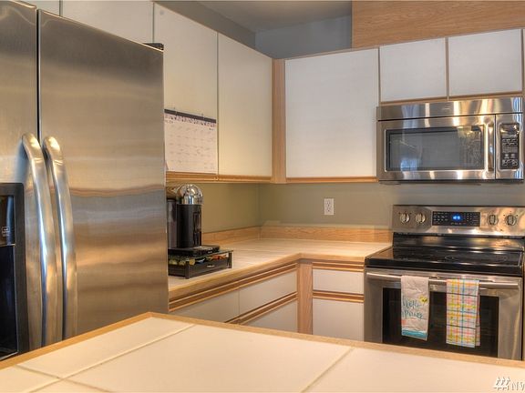 4th image of 9210 Market Pl Unit J202