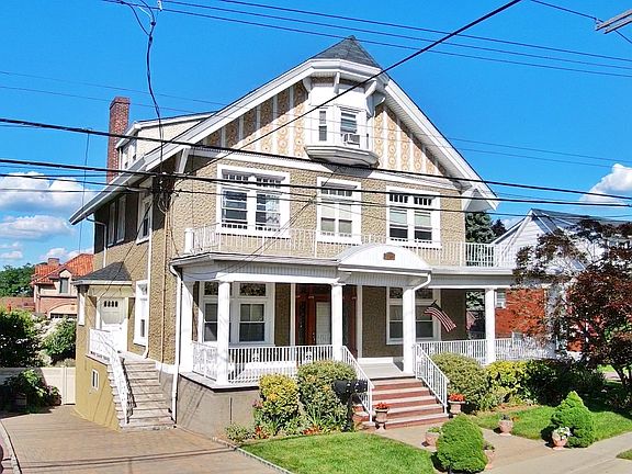 5th image of 711 Tompkins Ave