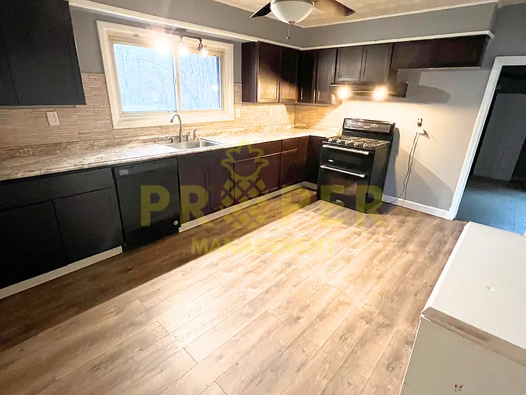 5107 Genesee Ave — Photo 5