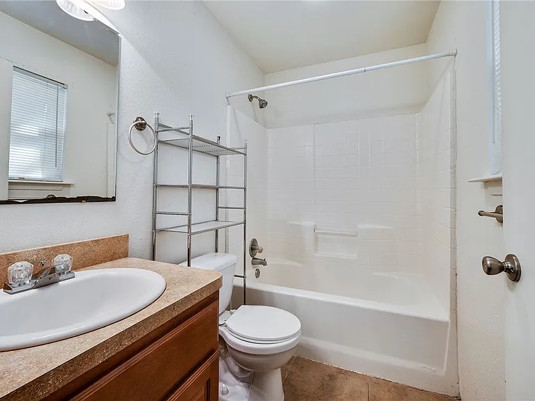 1803 S College Ave — Photo 15