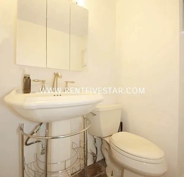 744 N 11th Ave — Photo 7