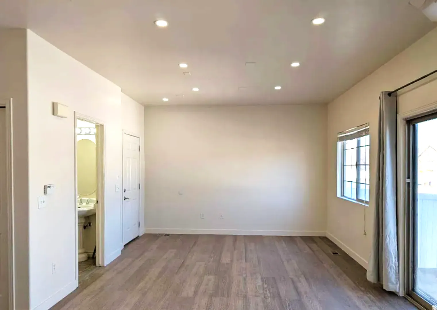 4 bedroom/3.5 bathroom Townhome in Lehi — Photo 4