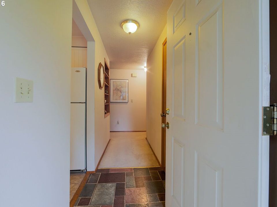1st image of 14617 NE 70th St