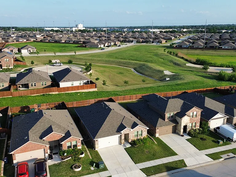 1306 Saddlehorn Dr — Photo 1