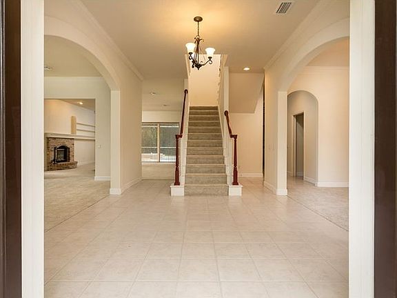 3rd image of 203 Hancock Ct