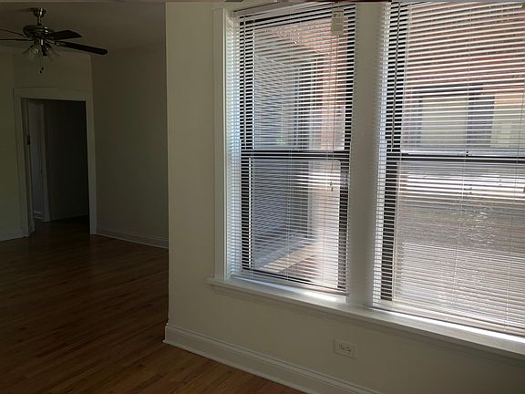 5th image of 4827 N Albany Ave #2