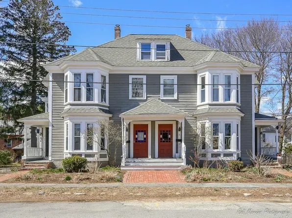 3 1/2 Harrison Ave #3H, Amesbury, MA 01913