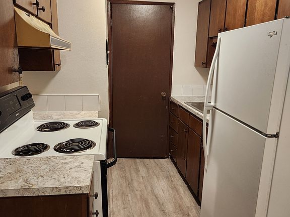 3rd image of 105 E 3rd Ave #29