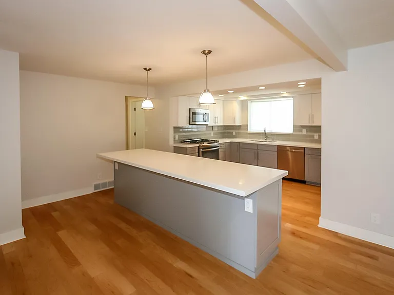 1580 E Sunnyside Ave — Photo 6