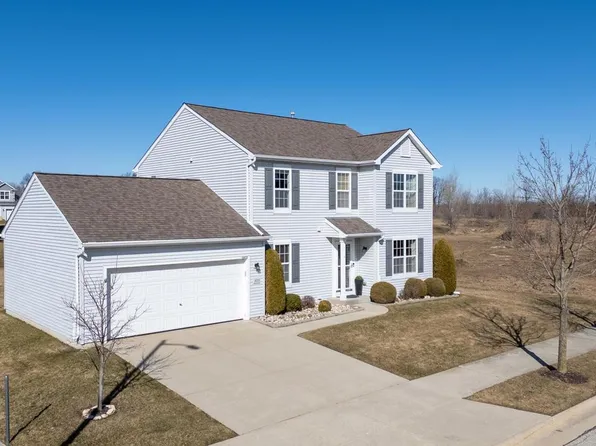 1435 Center STREET, Hartford, WI 53027