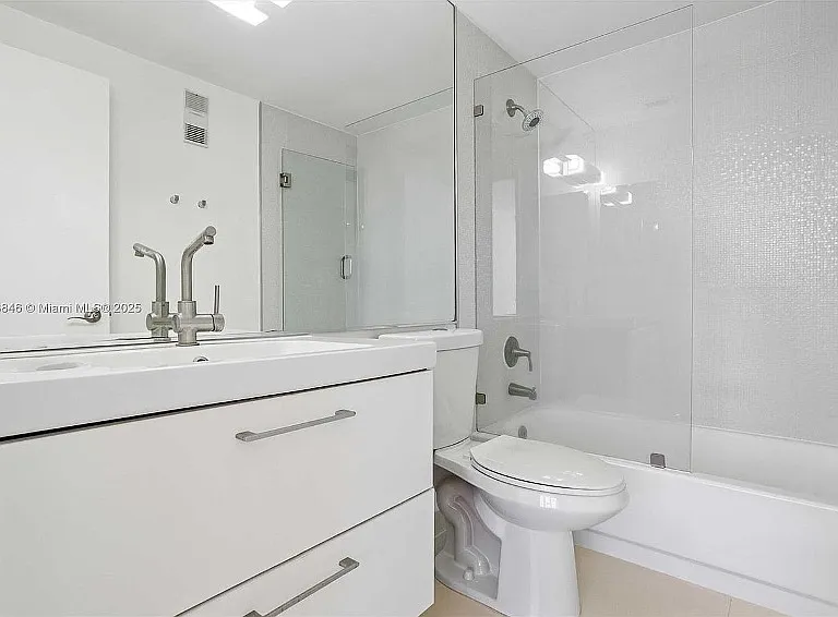 770 Claughton Island Dr #18 — Photo 6