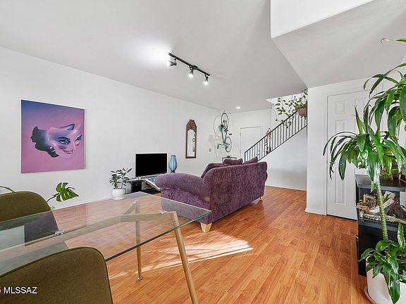 5th image of 2081 W Cadbury Ct
