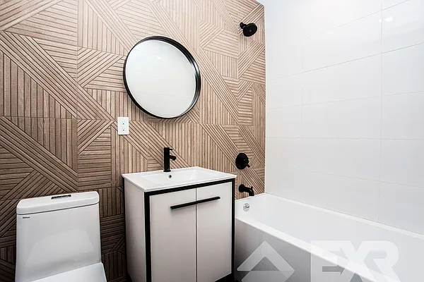 Rented by EXR | media 76